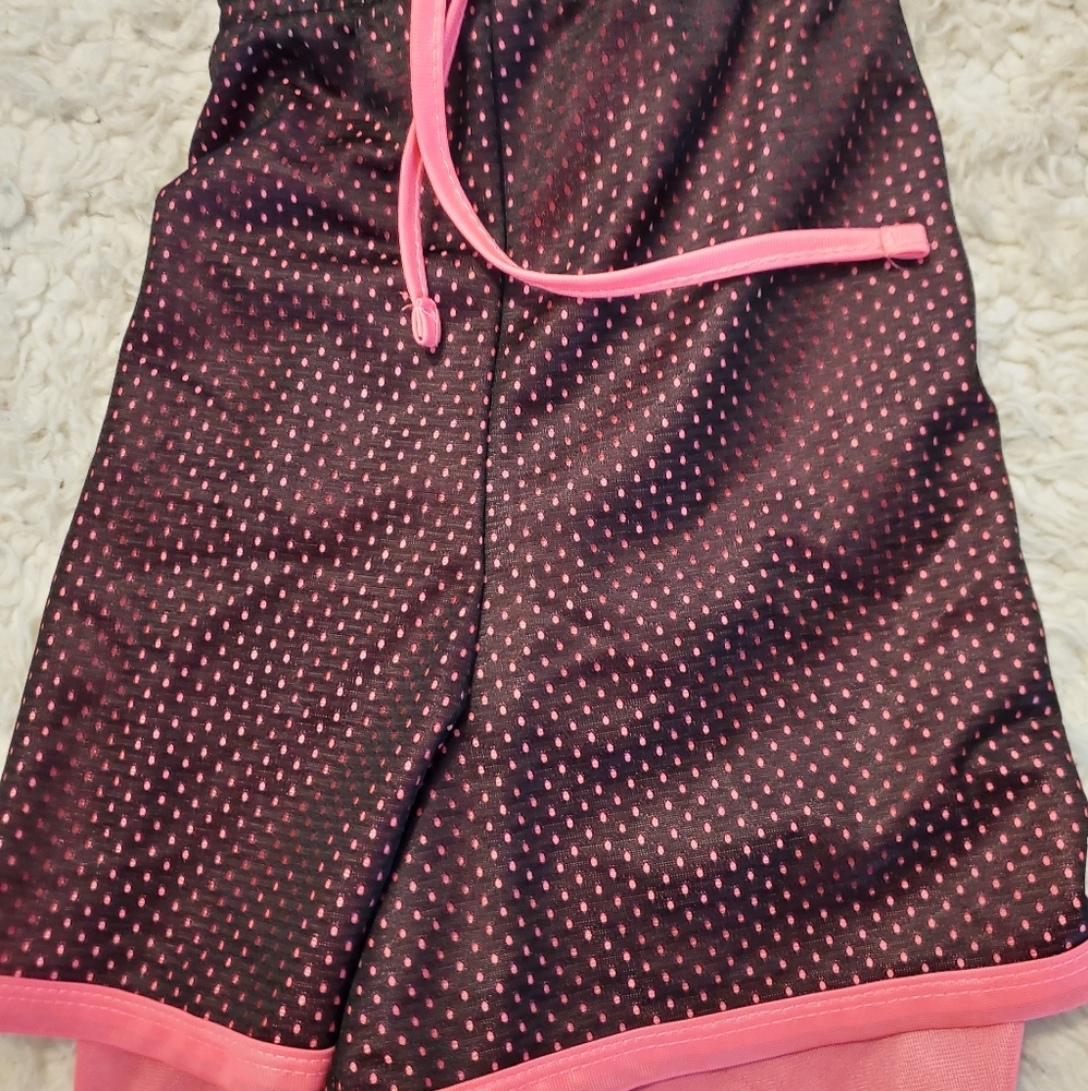 Shorts - Picture 2 of 3